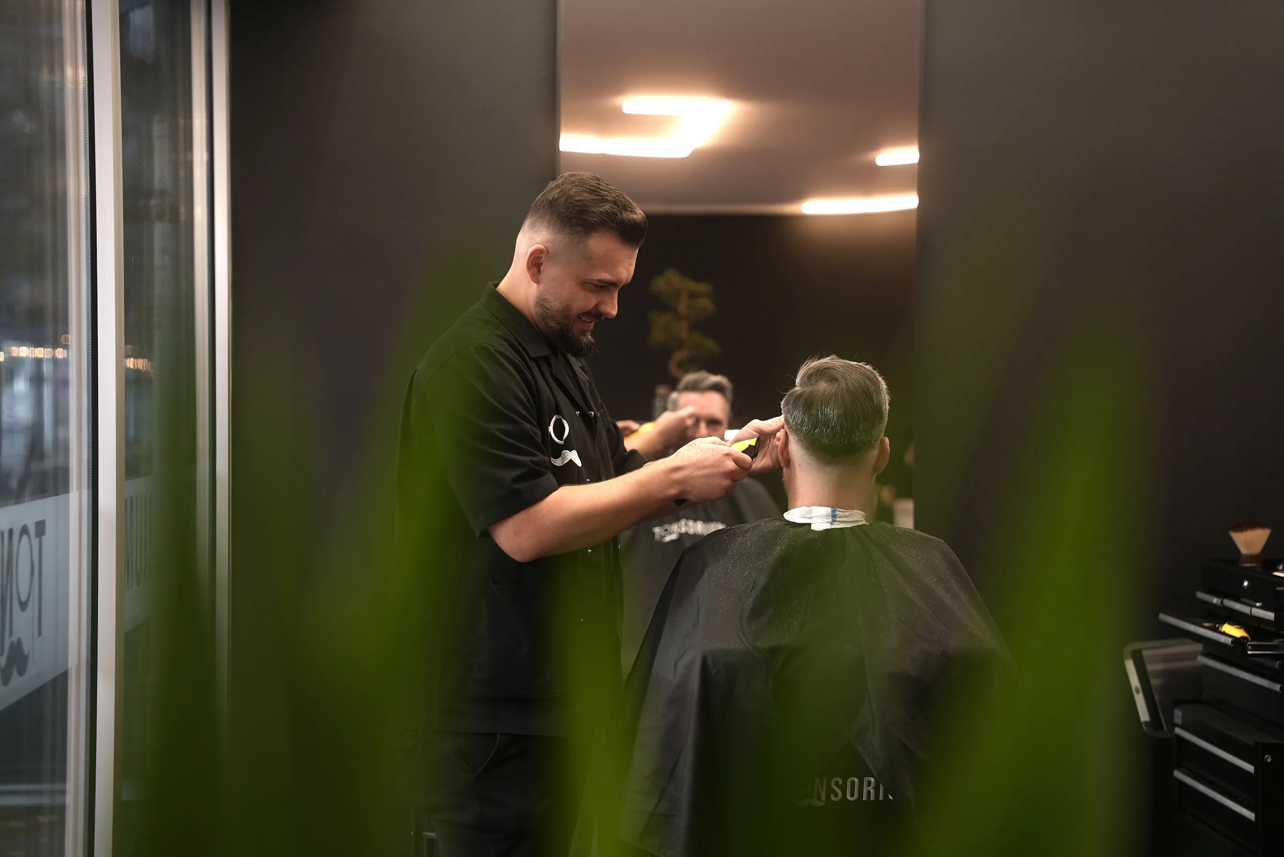Maschinenschnitt am Arbeitsplatz